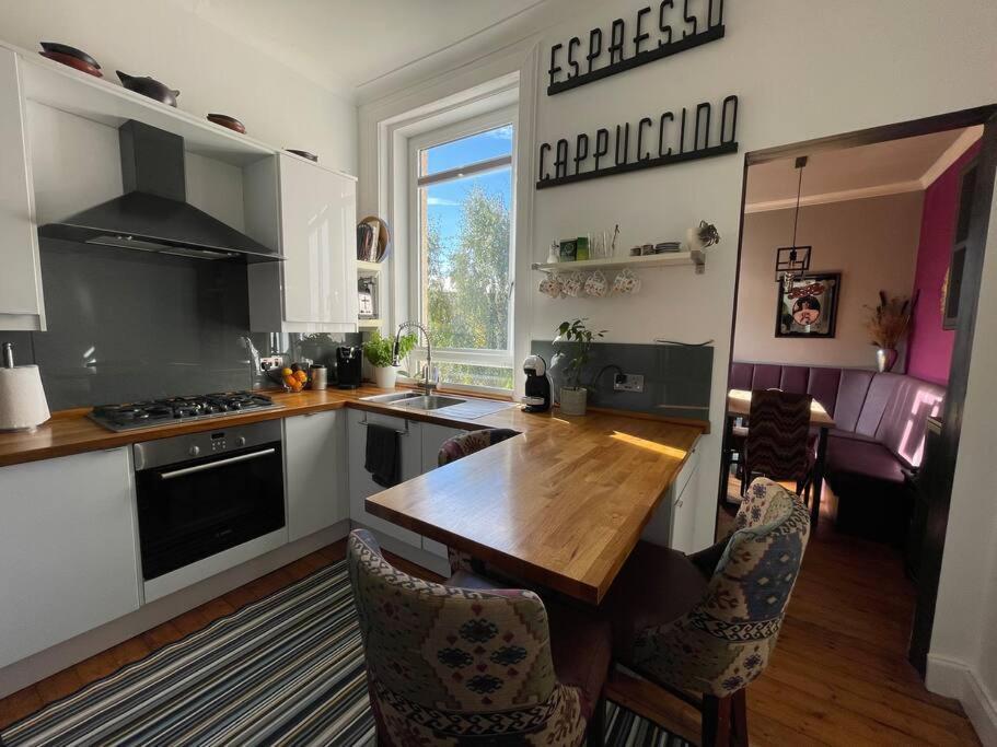 Traditional Apt Close To City Centre & Hampden กลาสโกว์ ภายนอก รูปภาพ